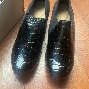 Womens Clarks Crocodile shoes 9.5